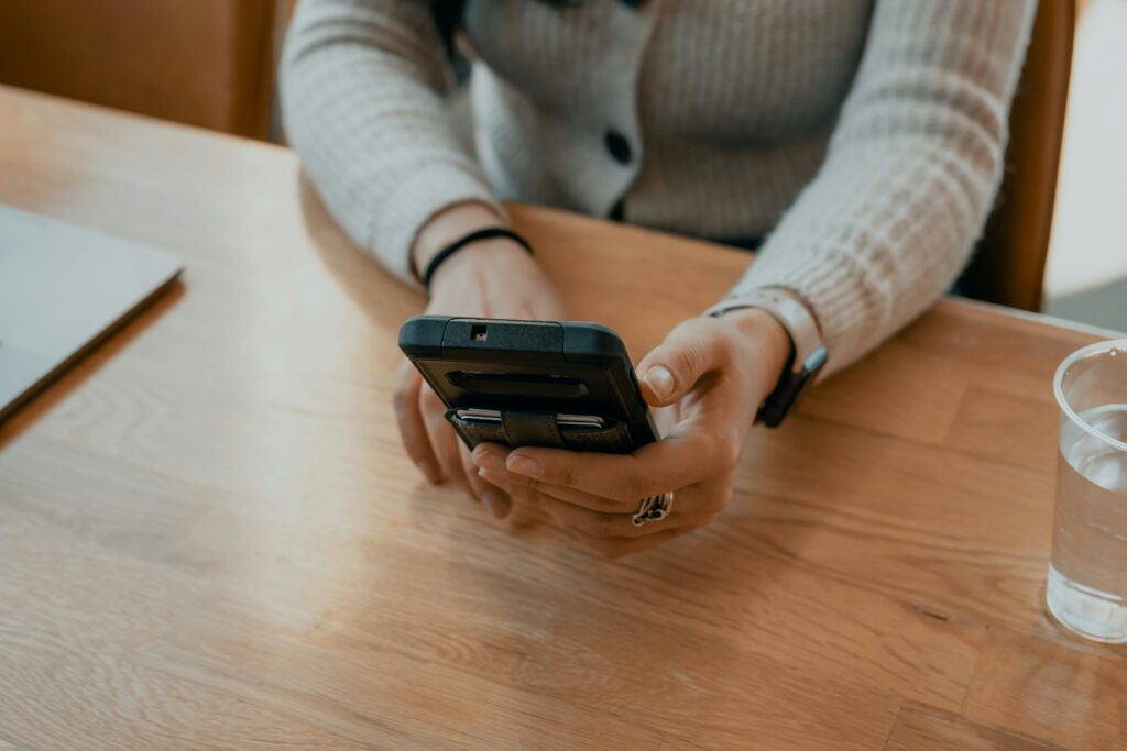 CONTACT clay banks vk podfv2du unsplash